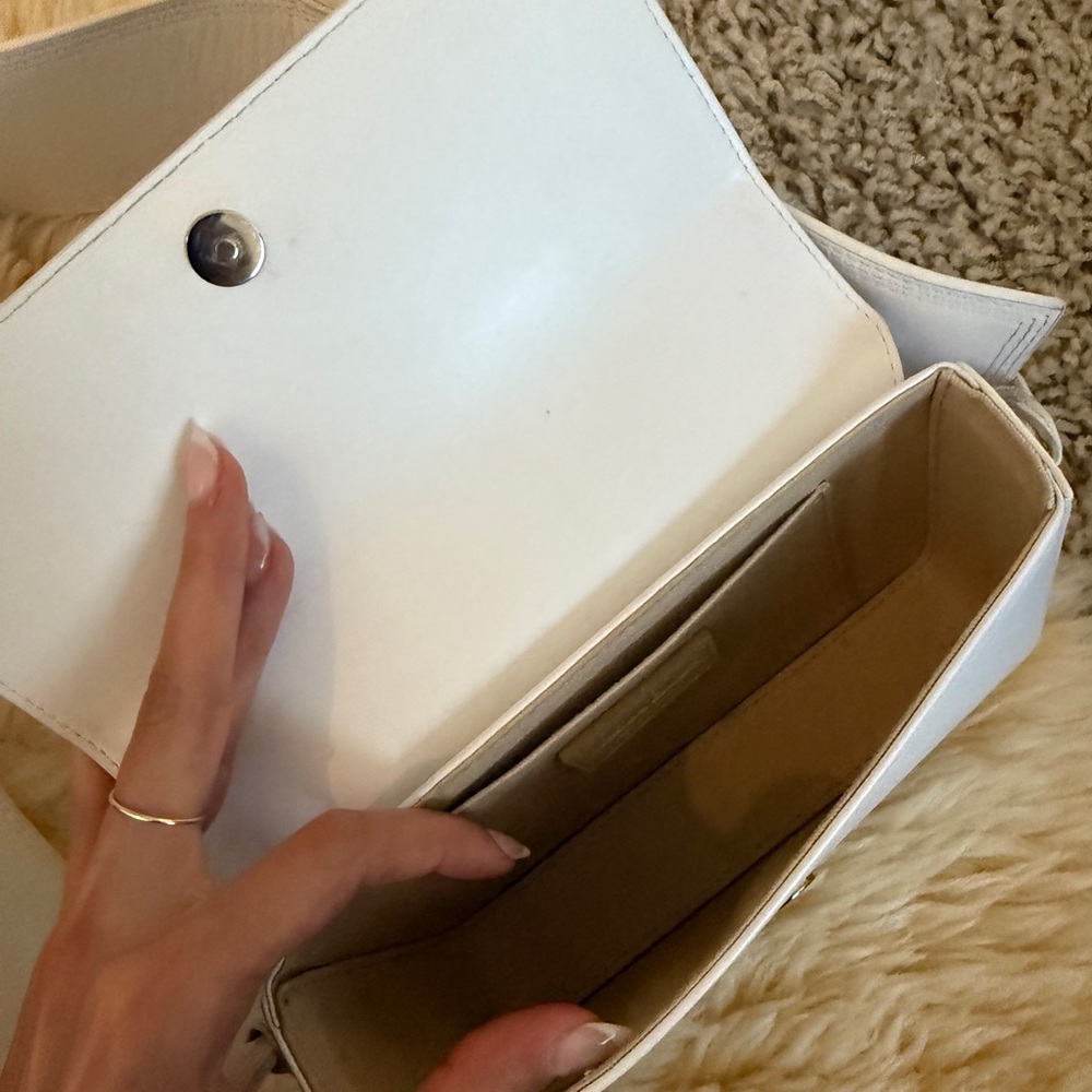 Jacquemus White and Gold Mini Bag with Flap Closure - Picture 5 of 10